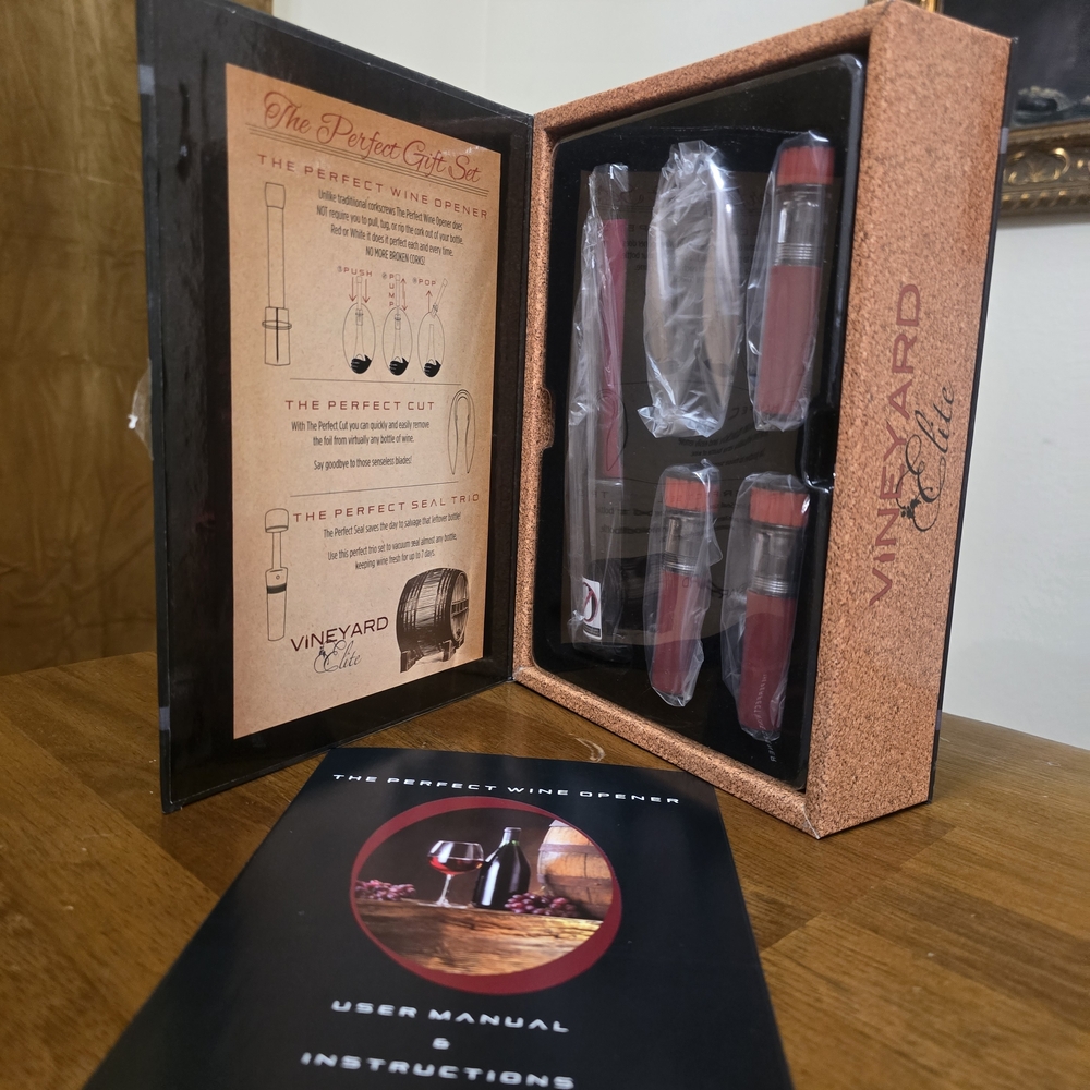 Vineyard Elite The Perfect Wine Opener Kit Set Red New In Box NIB Great Gift!